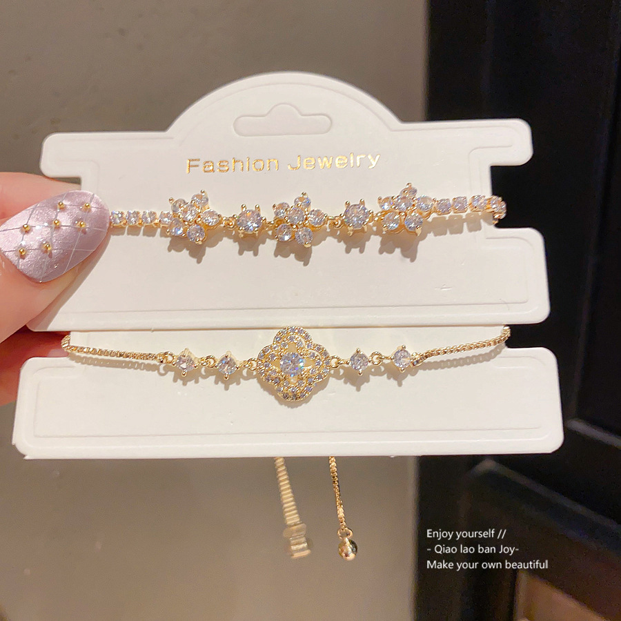 Gold - Toned Bracelet With Flower - Shaped And Round Rhinestone Details Delicate Daily & Elegant Jewelry Gift For Her High - Quality And Sparkly Acces