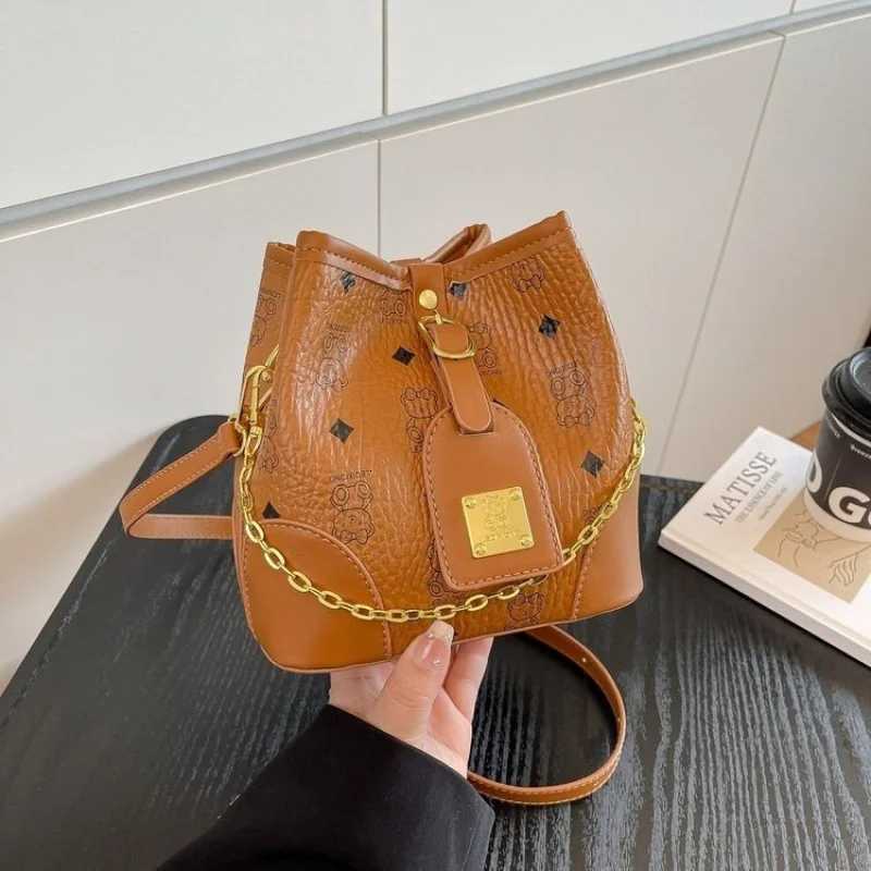 FaMOUs Designer Womens Leather Crossbody Bag Elegant Classic Popular Shoulder Handbag Messenger Tote For LadiesW251101
