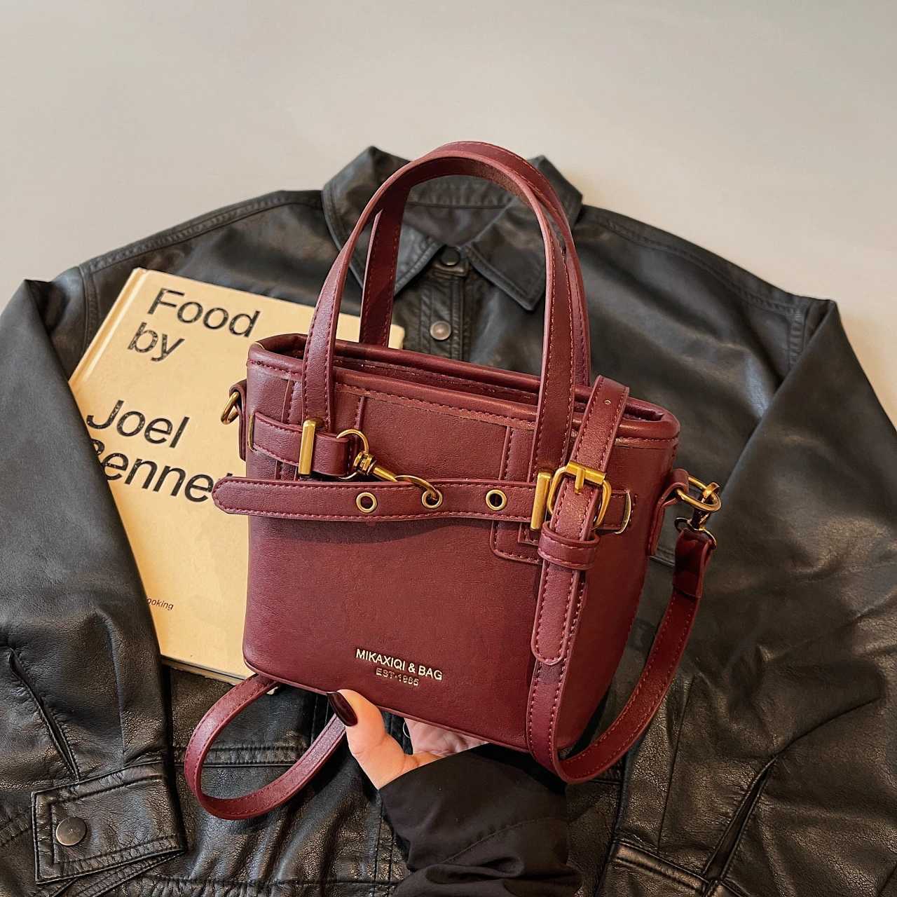 Minimally Wern Handheld Trendy 1 Small Bag for Wen New Single Shoder Crossbody Bag for Cmuting D251009