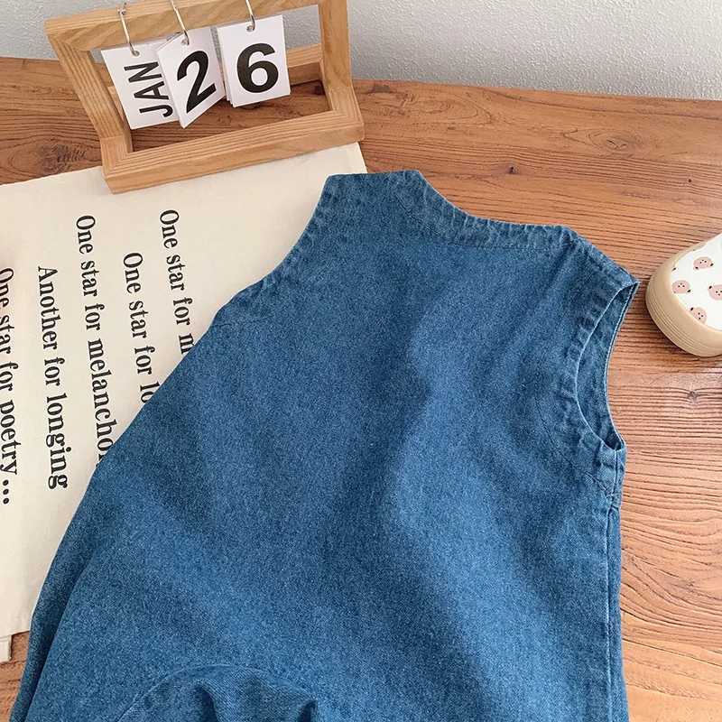 2024 Spring Autumn Infant Girls Jeans Embroidery Floral Denim Jumpsuit Cotton Sleeveless Button Romper Children Girls Outfits C251009