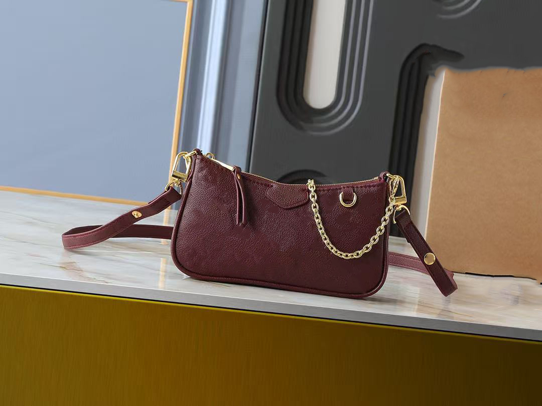 Luxury fashion designer handbag, women's simple and fashionable leather chain cross-body bag, luxury classic chain handbag.
