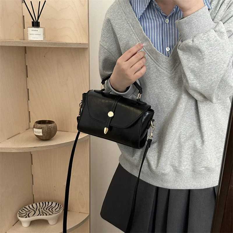 2025 Vintage Square Bag Wens Trendy Crossbody Purse Elegant Shoder Bag for Fall Winter Outfits D251009