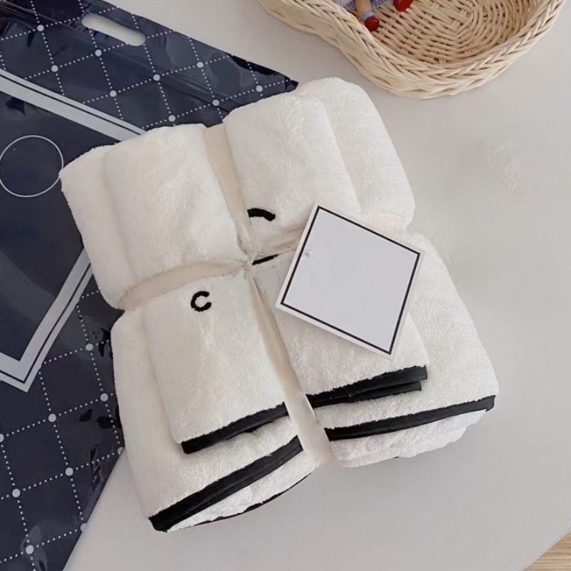 Luxury designer bath towel set Luxury 2-Pack Coral Velvet Towels - High Absorbency Quick Dry Bath & Beach Towels, Non-Fade (Home/Travel)