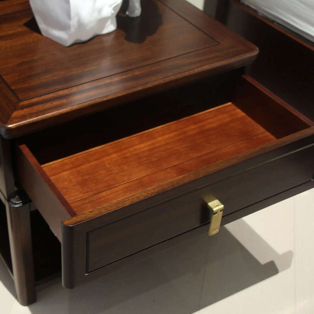 Zhong zhixin High-end design The Chinese-style large bed is crafted from solid wood with exquisite workmanship