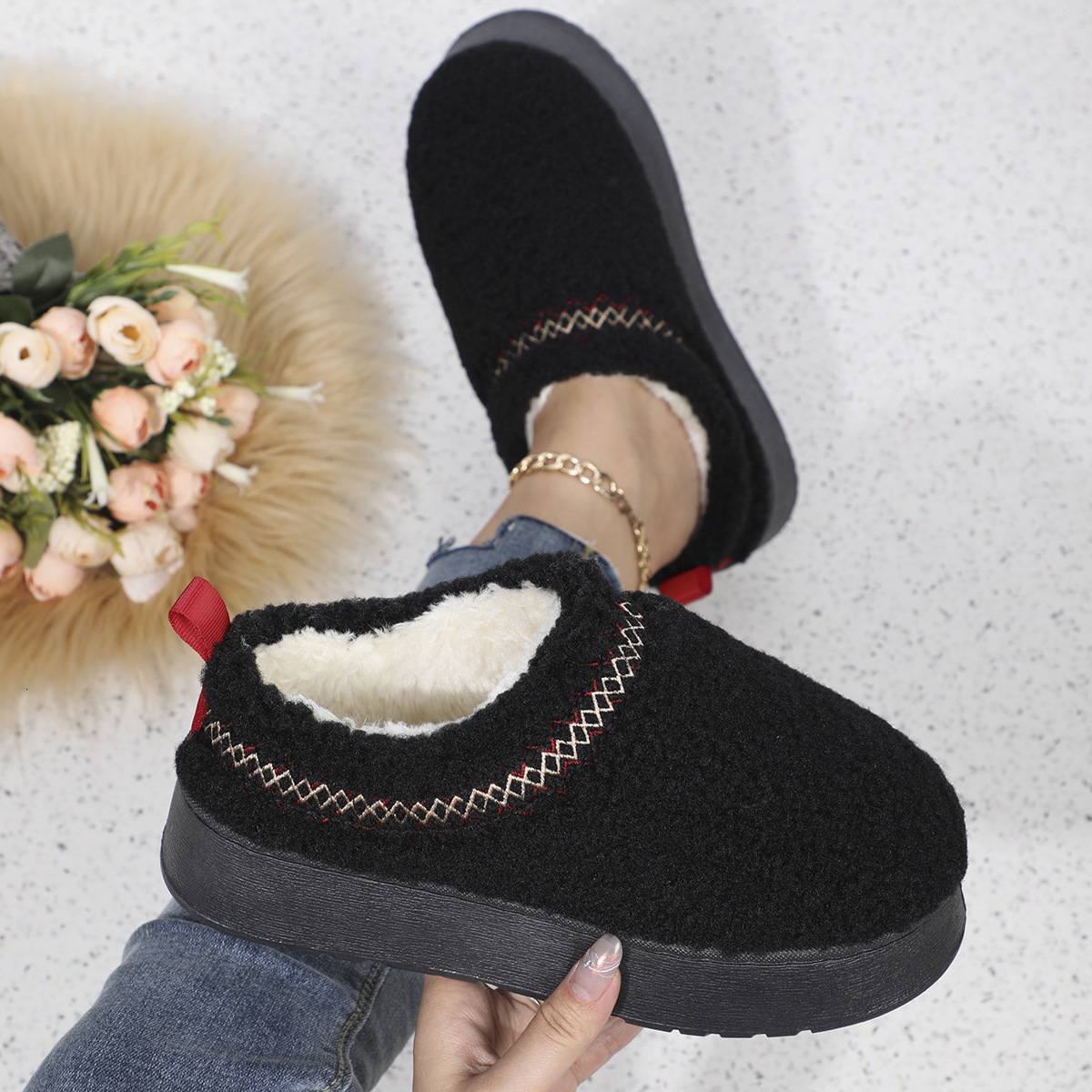 New Thick Bottom Lamb Wool Ethnic Style Women's Snow Boots Closed Toe Outdoor Plush Warm Cotton Slippers Designer Shoes