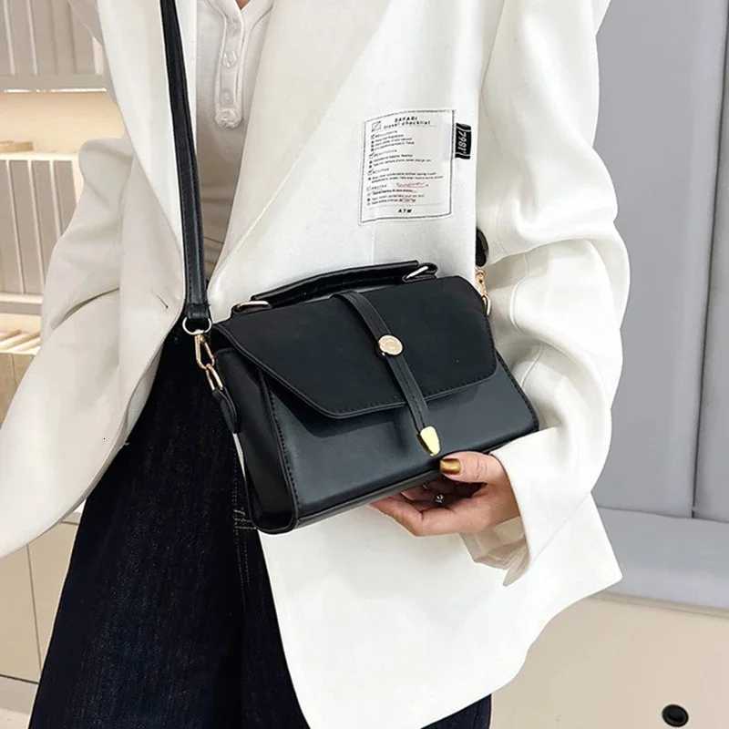 Wen New Korean Versi Simple Small Square Bag Crossbody Fi Small Girl Highgrade Texture Underarm Bag D251009