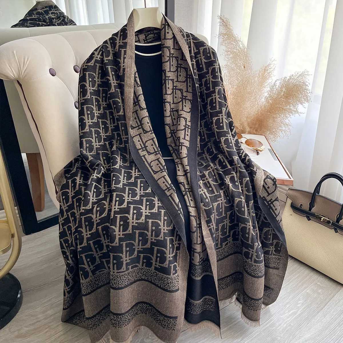 2025 Ladies Muslim Hijab Golden Thread Scarves Spring and Autumn Sun Protection Decoration Shl Foard Wr scarf ScarfW251009