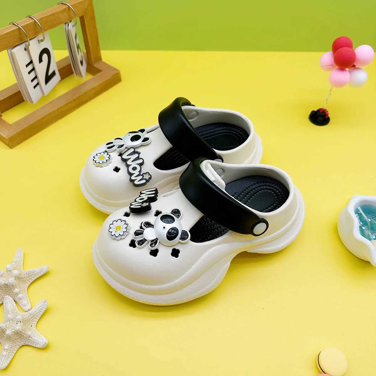 New Cartoon Letter Panda Boys and Girls Clogs ParentChild Outdoor Fashion Slippers NonSlip HeightIncreasing ClosedToe Shoes 850 J251027