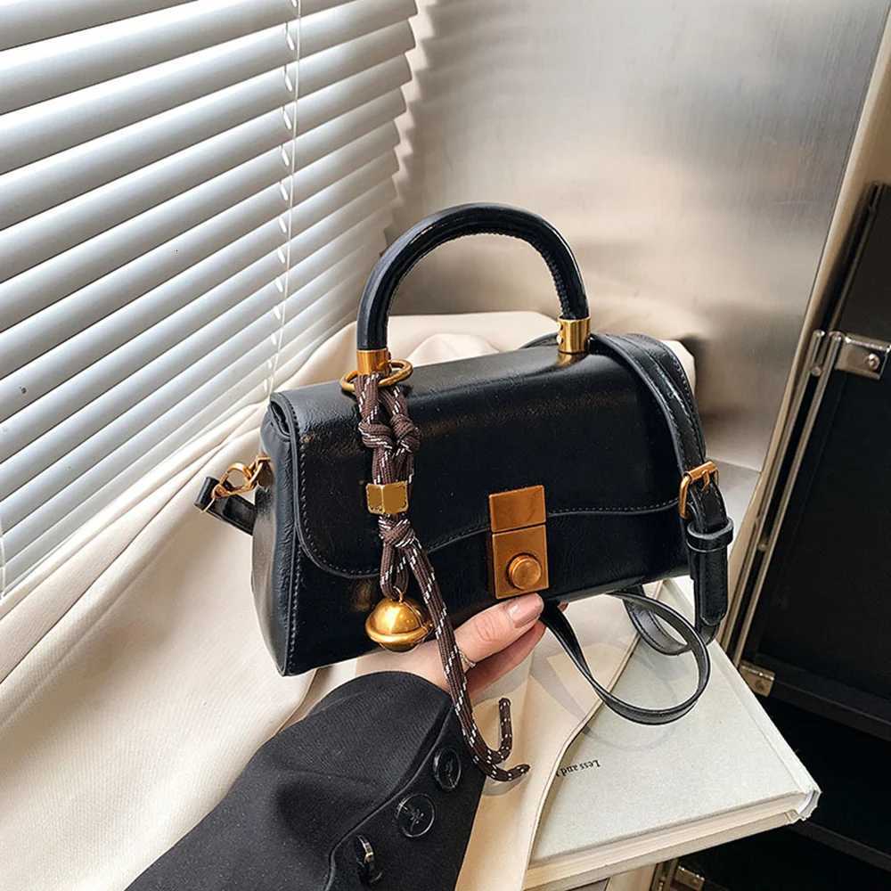 Wens PU Leather Crossbody Bag 2025 New Spring Autumn Solid Color Versatile Fem Square Bag Cmuting Bags D251009