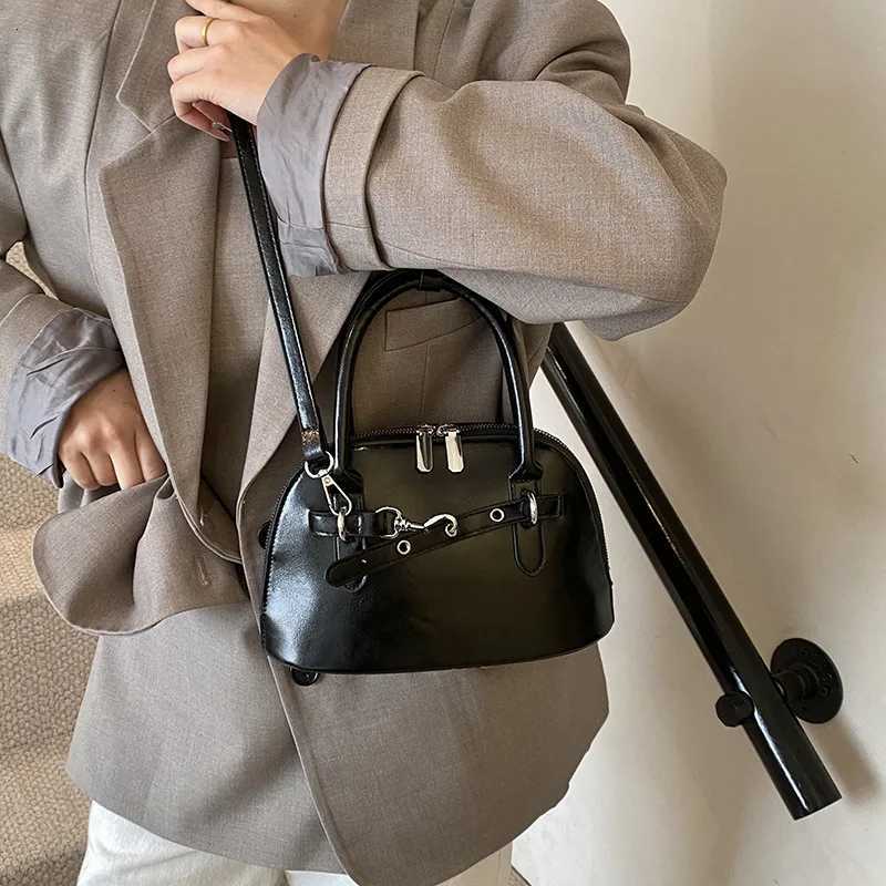2025 Top Handle Shell Bag Vegan Leather Wens Minimalist Crossbody Purse Work to Weekend Casual Shoder Bag D251009