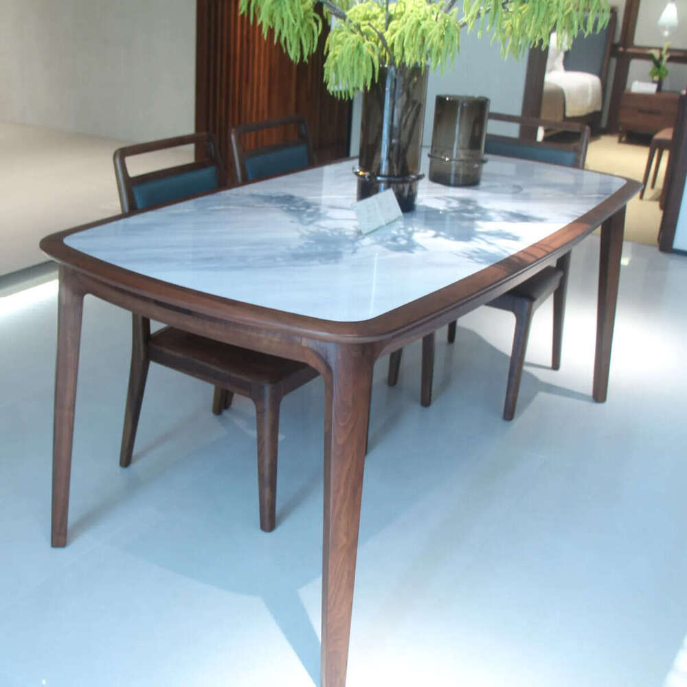 Zhong zhixin High-end design 2025 New The modern dining table is meticulously crafted from solid wood and marble