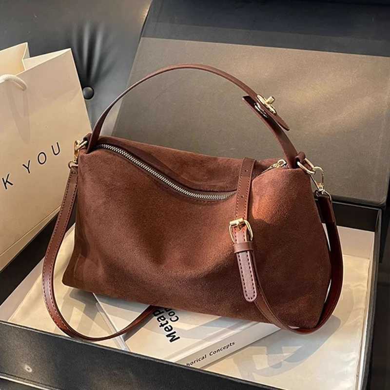 Vintage Suede Wens Crossbody Bags Autumn Winter New Fi Allmahed Cmute e Shoder Bag Versatile Small Handbag D251009