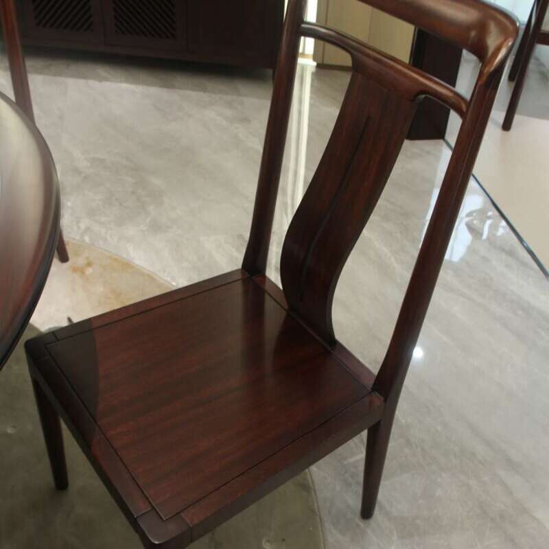 Zhong zhixin High-end design The Chinese-style dining table is meticulously crafted from solid wood