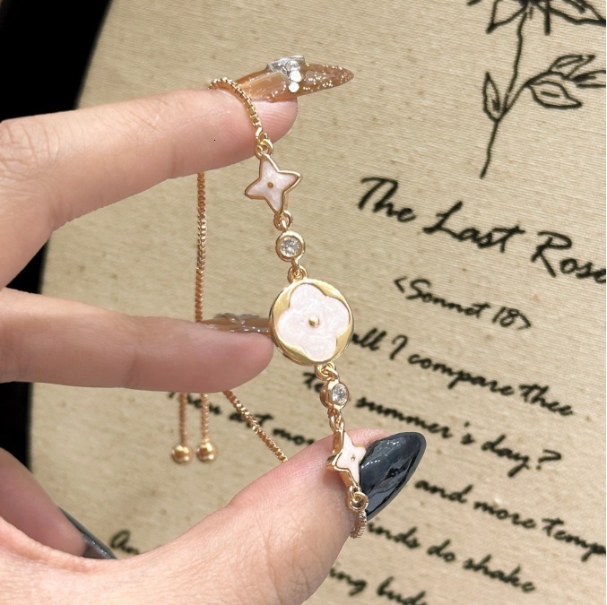 designer bracelet seiko fourleaf clover flower bracelet simple versatile hand jewelry niche highend light accessories