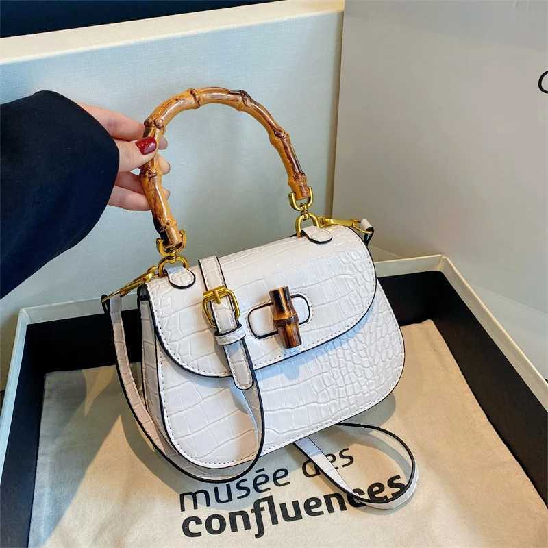 Exquisite Bag French Niche Crossbody New Style Trendy HighEnd Versatile European Sweet Casual Wens Bag D251009