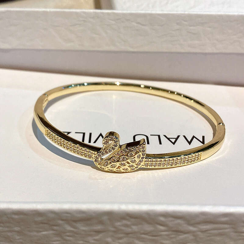 Bracelet Designer Luxury bangle jewelry for women Trendy Swan Bracelets Copper plated 18K gold or platinum zircon inlay Simple Fashion Festival Vacati