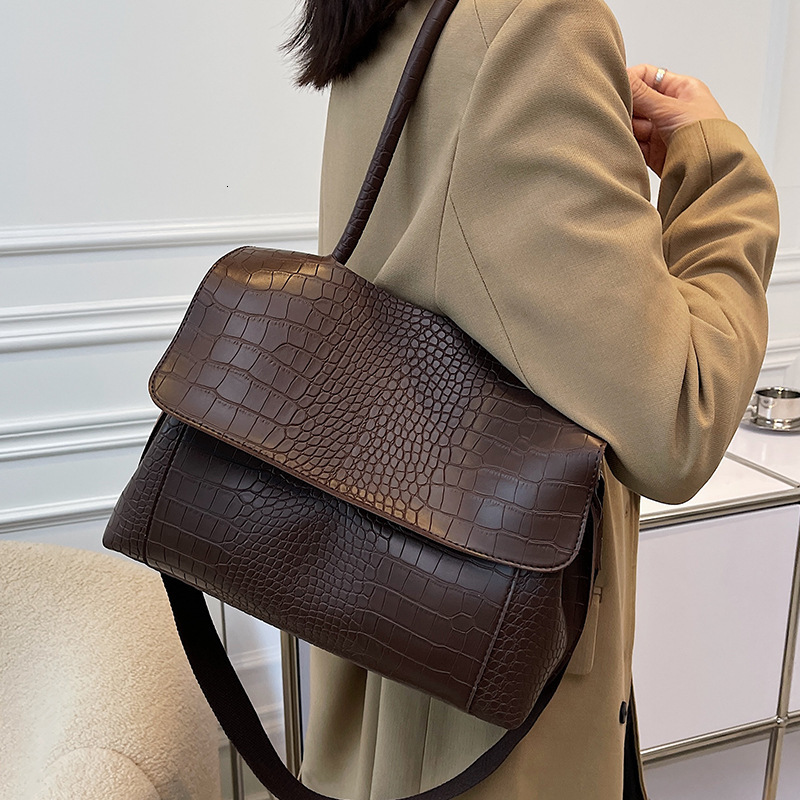 designer bag luxury bag Women Large Capacity Bag 2025 New Style High-end Fashionable Underarm Bag Crossbody Bag Shoulder Bag Commuter Bag Handbag Tote