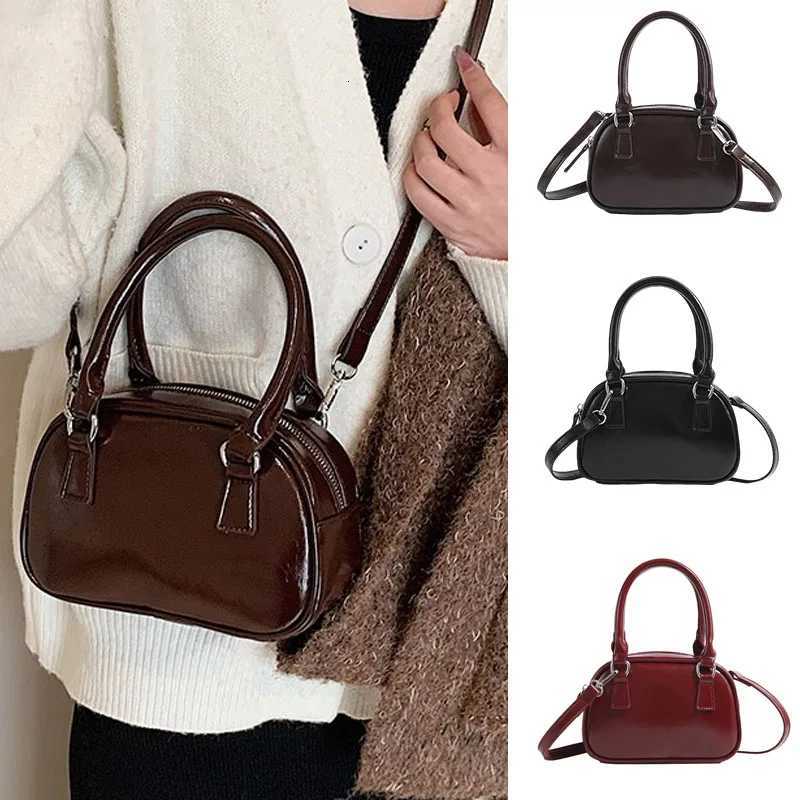 HighEnd Texture Small Bag 2025 New Wens Bag Autumn and Winter Popar Messenger Bag Portable Square Sling Bags D251009