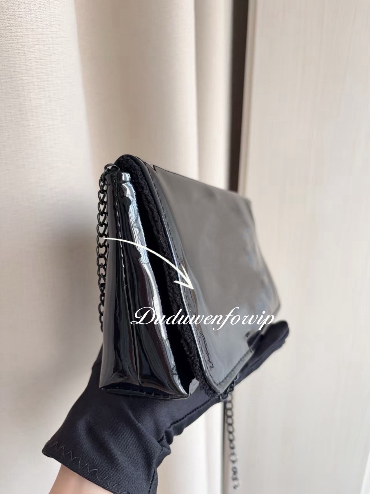 25X14X5CM Fashion beatue storage case Zipper vintage Letters glossy Bag Casual Chain case C Collection Organization