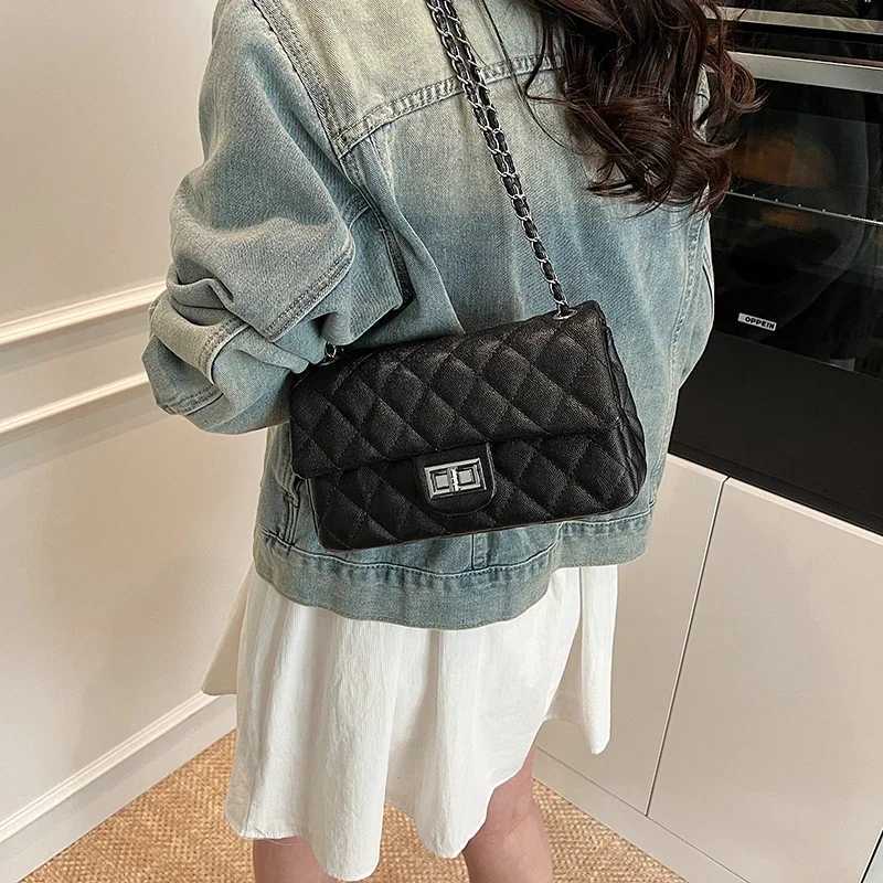 Elegant Minimalist Vintage Leather Crossbody Bag For Women Luxury Designer Tote With Letter Large CapacityW251101