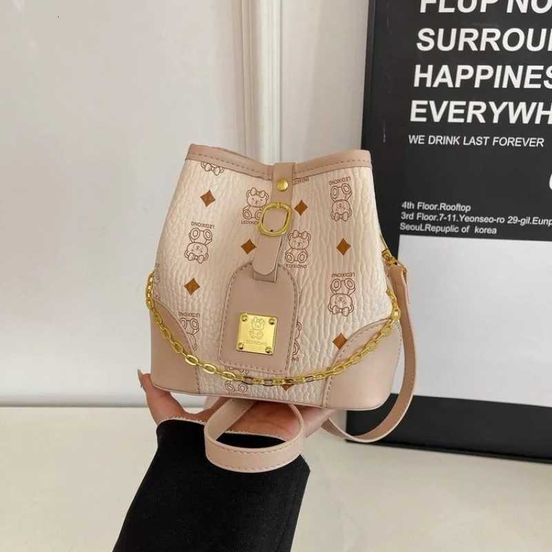 FaMOUs Designer Womens Leather Crossbody Bag Elegant Classic Popular Shoulder Handbag Messenger Tote For LadiesW251101