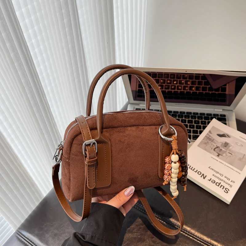 Designer Style Square Solid Faux Suede Shoder Bags 2025 Hot S Sweet Sense of Luxury Fi Handbags for Wen High Quality D251009