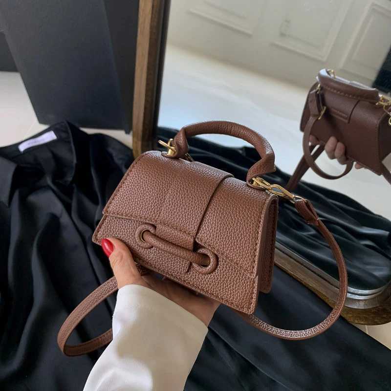 Wens Solid Simple Handbag 2025 Versatile Ins Style SingleShoder Crossbody Small Square Bag Korean Versi D251009