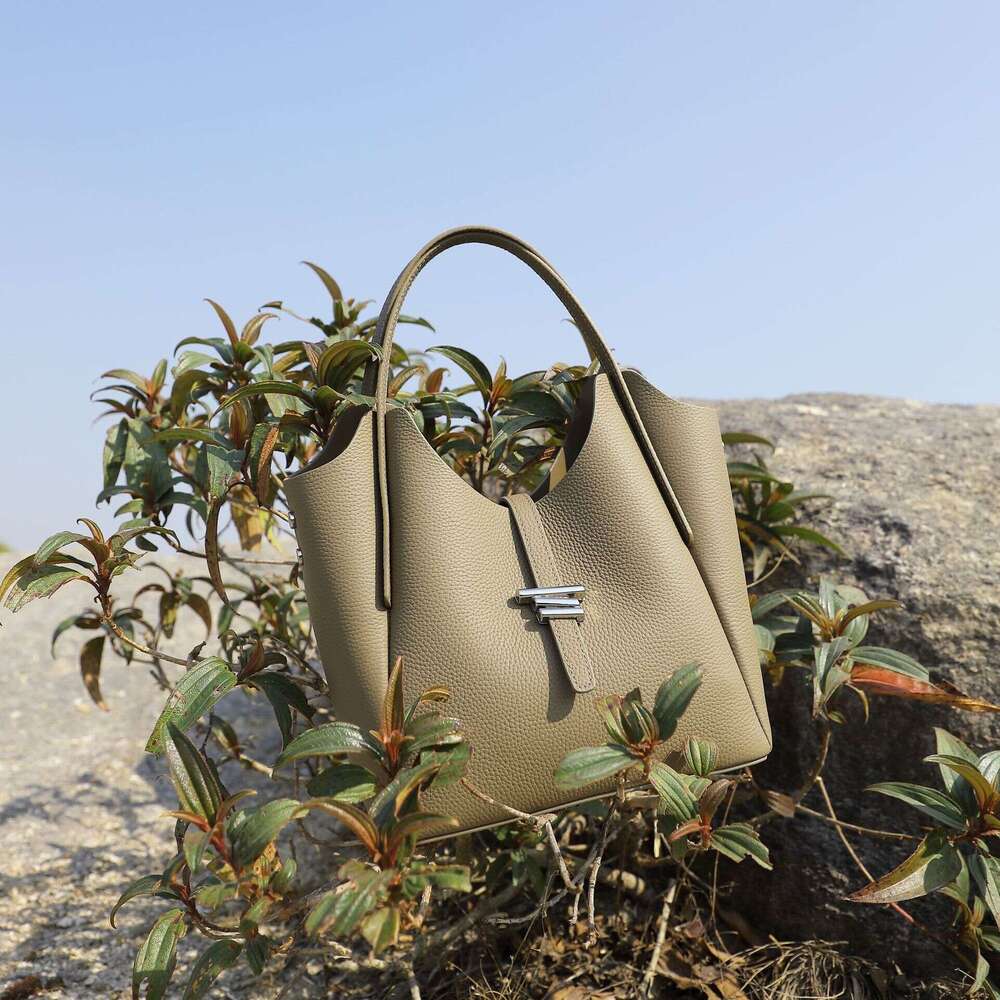 Luxury bag Spring Summer New Genuine Leather Women s Daily Commute Handbag Fashion Bell Crossbody Basket Bag