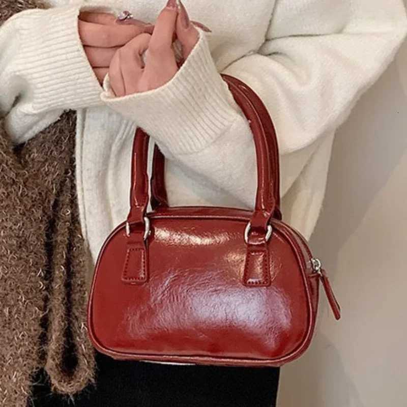 Portable Square Sling Bags HighEnd Texture Small Bag 2025 New Wens Bag Autumn and Winter Popar Messenger Bag bolsa1 D251009