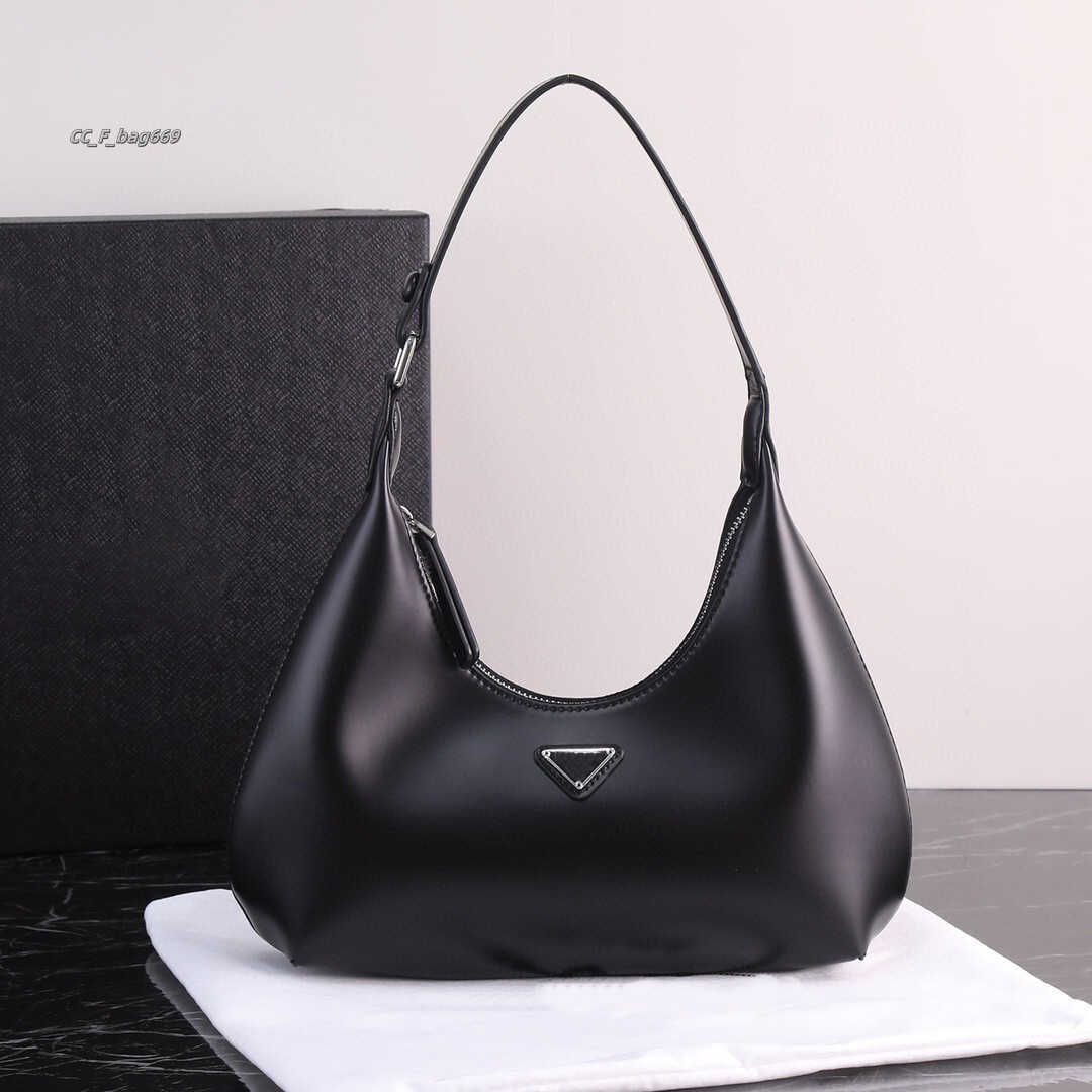 Shoulder Bags Designer bag Black crescent bag High quality leather womens Soft fabric Fashion shoulder bag Underarm luxury bag Womens banquet travel small bag99
