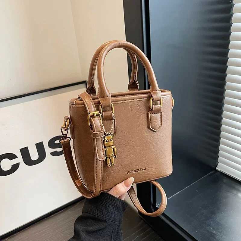 This Years Popar Small Bag for Wen Fiable Simple Versatile Single Shoder Crossbody Bag Texture Handheld 1 Bag D251009