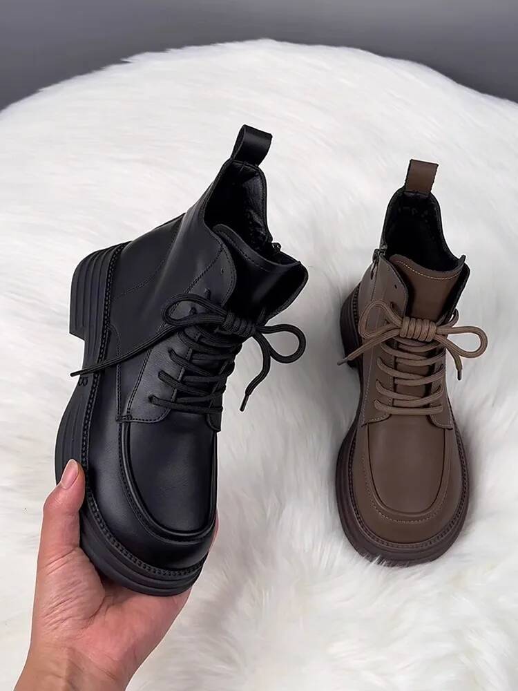 Women's 2025 new autumn and winter soft leather riding popular platform short boots women's versatile single shoes ddmythur