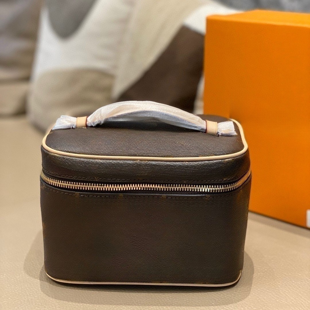 Designer Make Up Bags Luxury Cosmetic Bag Clutch Bag Womens Makeup Washing Bag Travel Toiletry Pouch Bag Business Trips Bathroom Bag Webbing Washbag2a