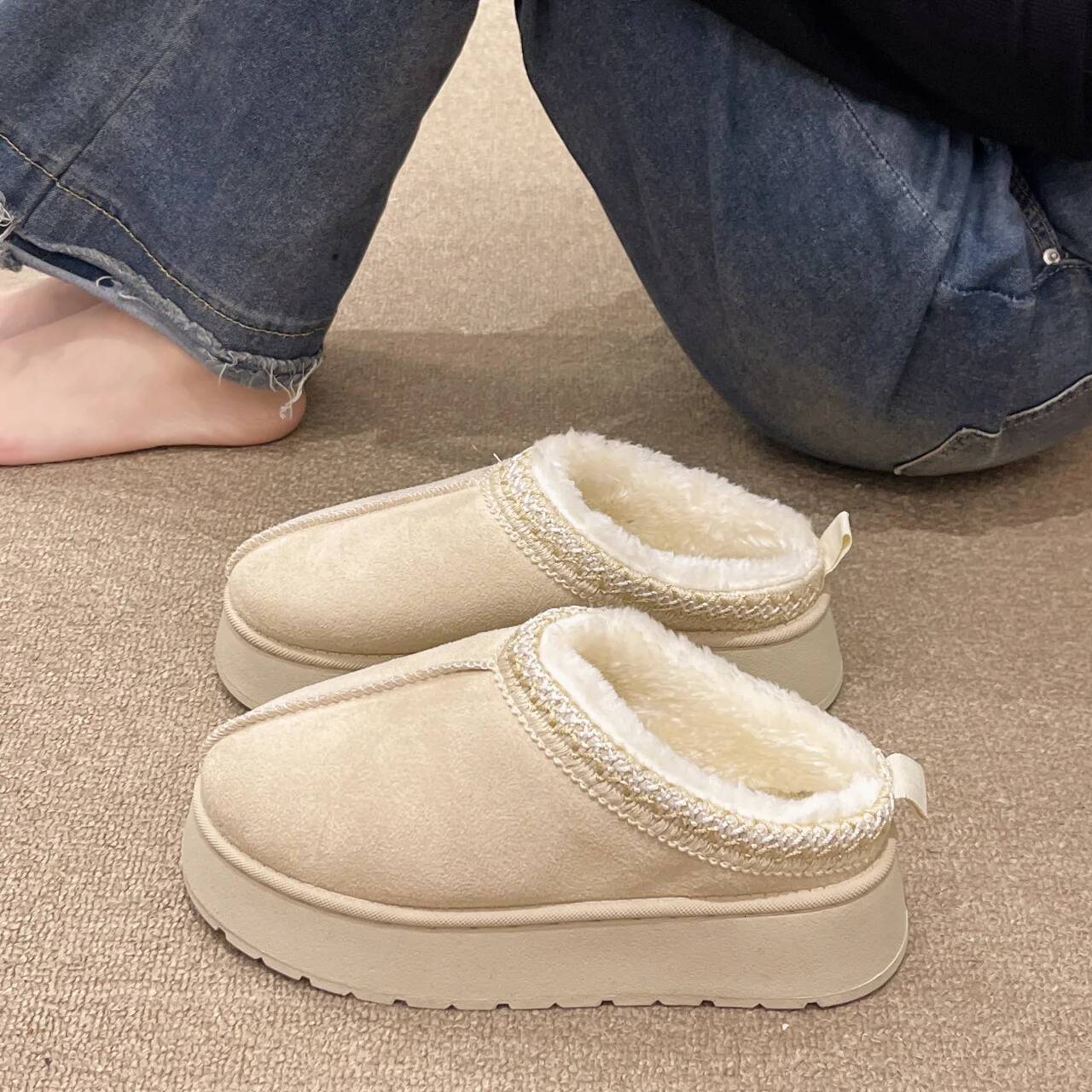 Snowy for women in 2024 winter new thick soled bunched plush half slippers casual cotton shoes snow boots ddmythur