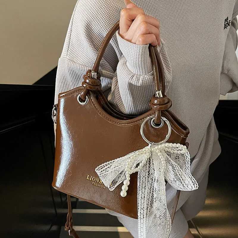 2025 Vintage Chic 1 Bag for Wen Premium Textured Leather Tote Adjustable Strap Minimalist Design Crossbody Shoder Bag D251009