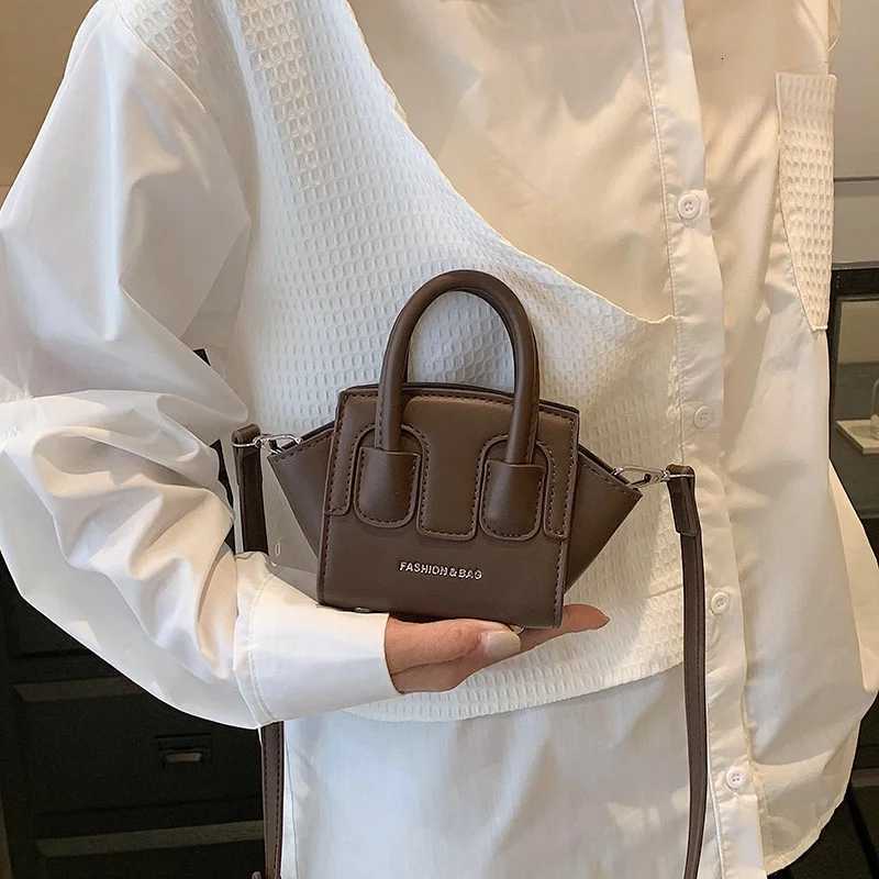 Crossbody Bag Wens Summer 2023 New Handbag High Quali Earphe Bag Red Lipsti Bag Soft PU Leather Casual Sle D251009