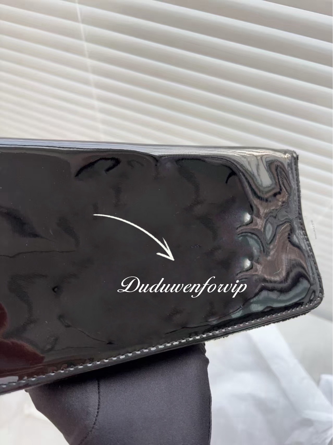 25X14X5CM Fashion beatue storage case Zipper vintage Letters glossy Bag Casual Chain case C Collection Organization