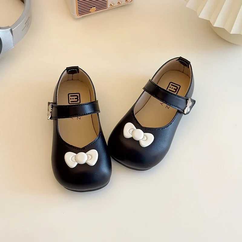 2025 Children Fashionable Casual Shoes for Girls Summer New Korean Style Soft Bottom Antislippery Versatile Chic Princess Shoes J251027