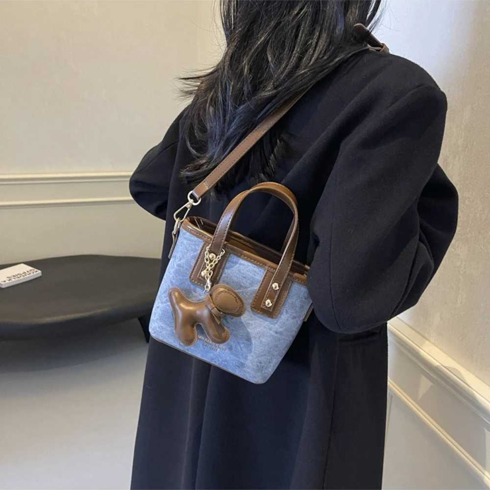 New fi 1 bag niche single shoder crossbody senior sense handbag change documents storage bag send pendant D251009