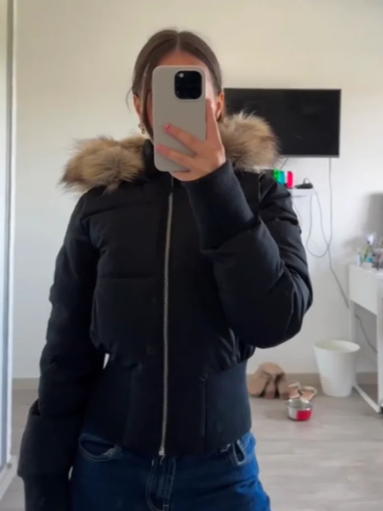 Chic Full Sleeve Zipper Pocket Cropped Jacket Fashion Womens Faux Fur Hooded Quilted Coat 2025 Winter Lady Padded Outerwear251008