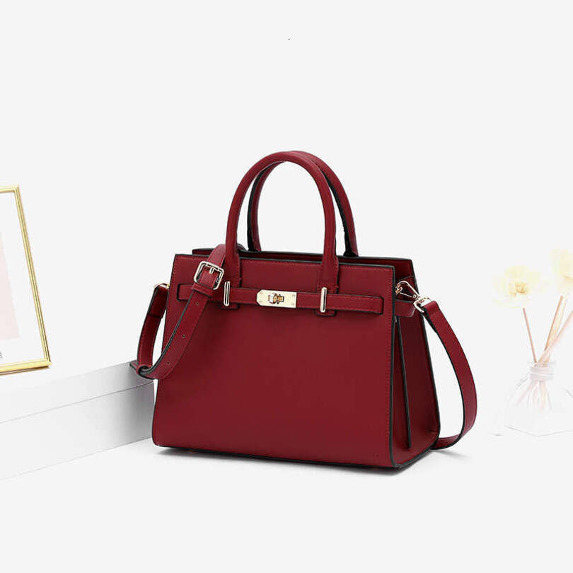 High-end fashion designer bag Luxury Hong Kong Red Bride New Trendy Women s Handbag Wedding High end Mom Bag Handbags tote purse Fashionable and versa