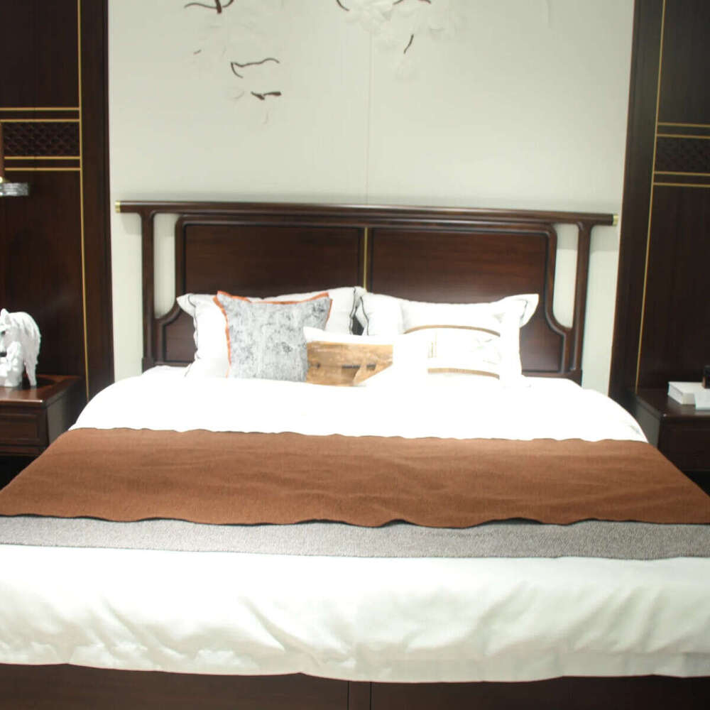 Zhong zhixin High-end design The Chinese-style large bed is crafted from solid wood with exquisite workmanship