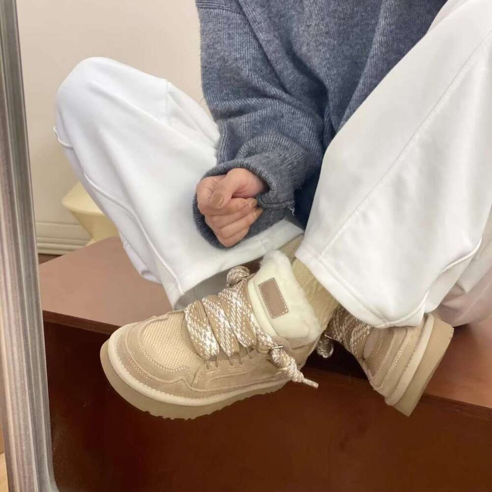 Autumn Winter Casual Shoes Sheepskin Snow Boots for Women Lace-up Non-slip Warm Sports Versatile Casual Cotton Shoes
