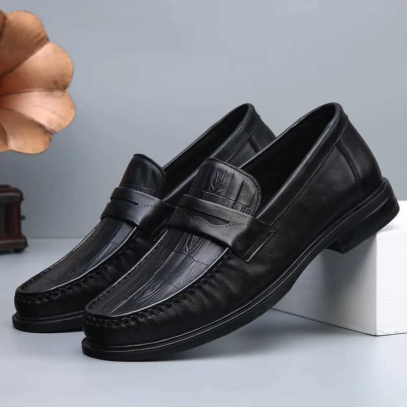 Mens Classics Business Dress Shoes Outdoor Slip Loafers Casual Leather Driving Shoes Brand Genuine Leather Walking ShoesXJ251010