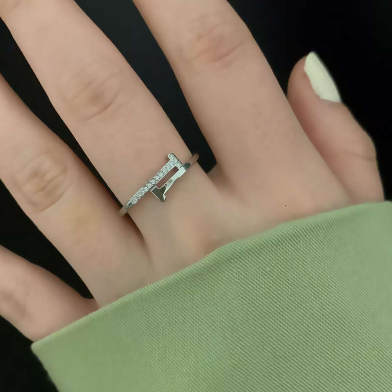 Designer ring Luxury jewelry for Men and Women rings copper plated with 18K gold silver Simple Fashion Festival vacation gifts