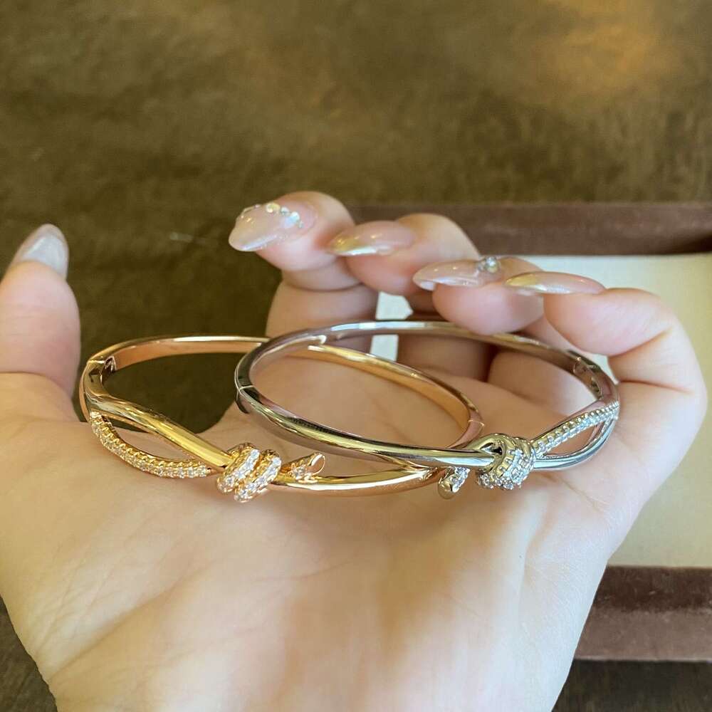 Bracelets Designer bangle Luxury jewelry for Women knot Bracelet Zircon inlay copper plated with 18K gold silver Simple Fashion Festival vacation gift