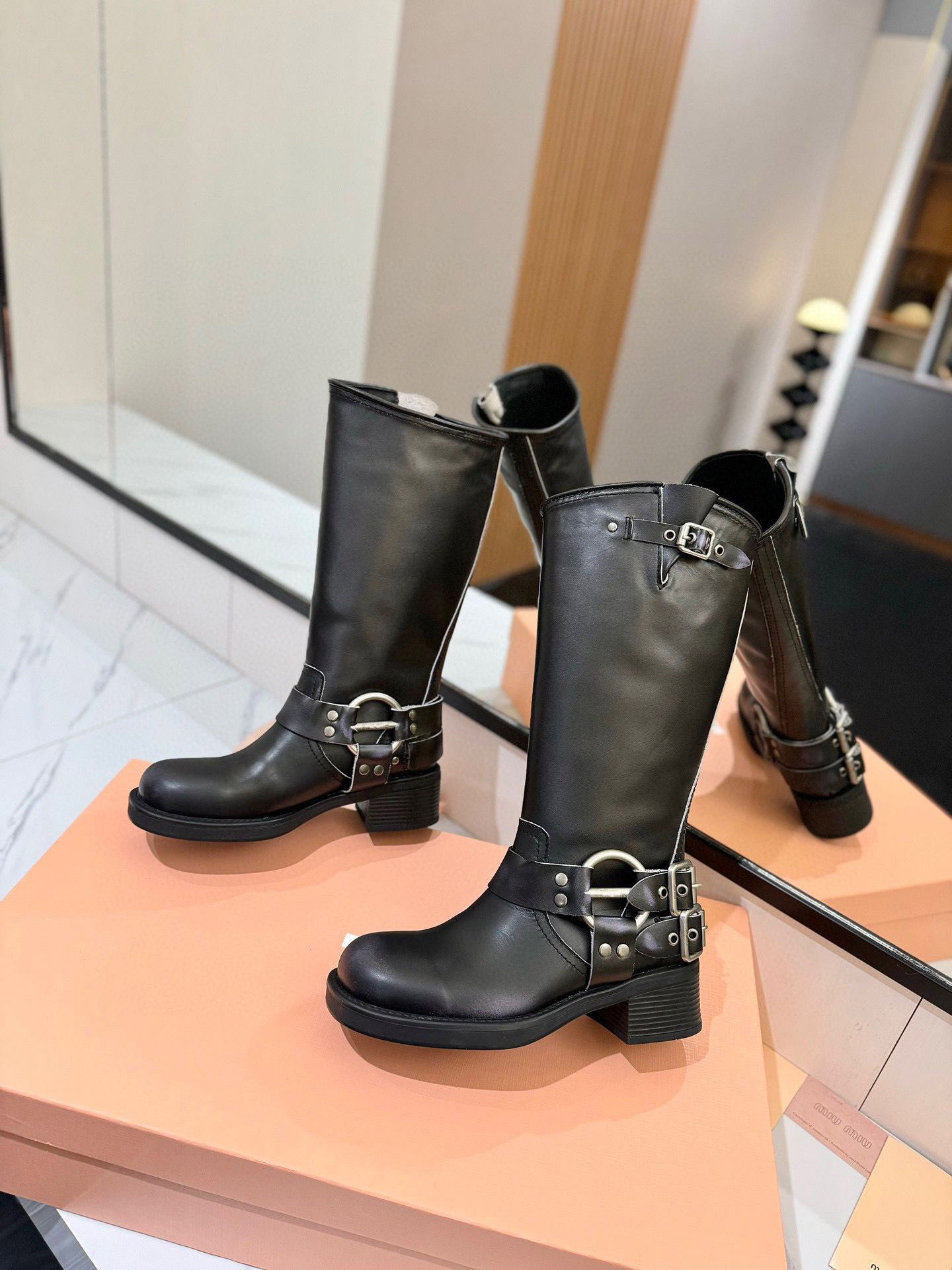 Ladies Designer Leather Boots Black Thick Heel Cap Toes Knee Booties Belt Buckle Cowhide Slip-On Motorcycle Boots Women Combat Boots on sale