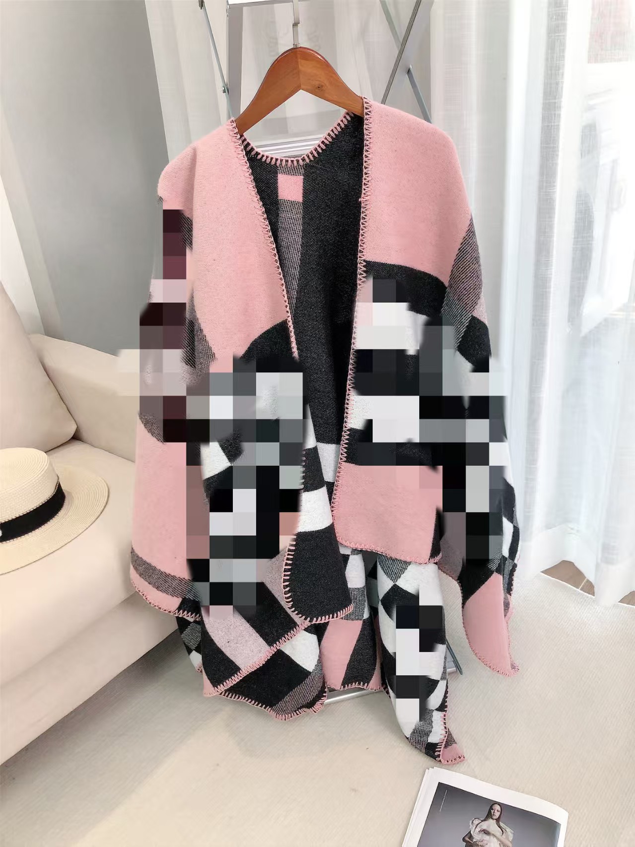 25ss brand Designer cashmere cape shawl Women scarves, autumn and winter women's fashion, batwing sleeves, coats, checked raincoats, scarves, shawls, 27 styles and colors