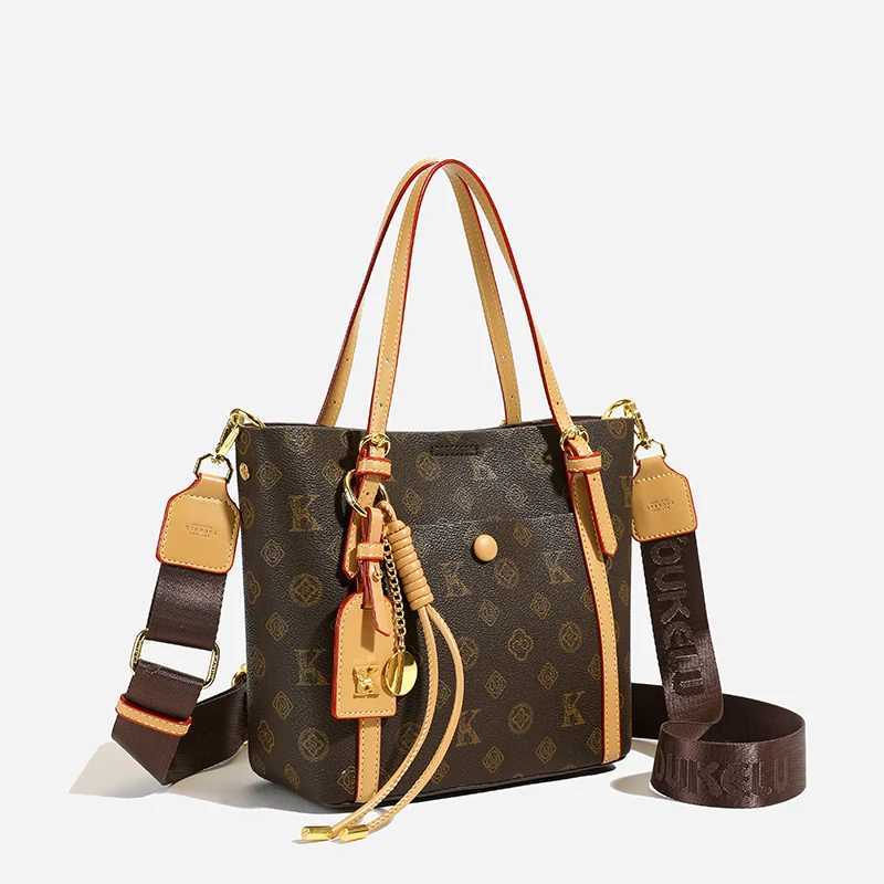 luxucury Ladies' Messenger Tote Spacious Leather Handbag Ideal for Work & Travel