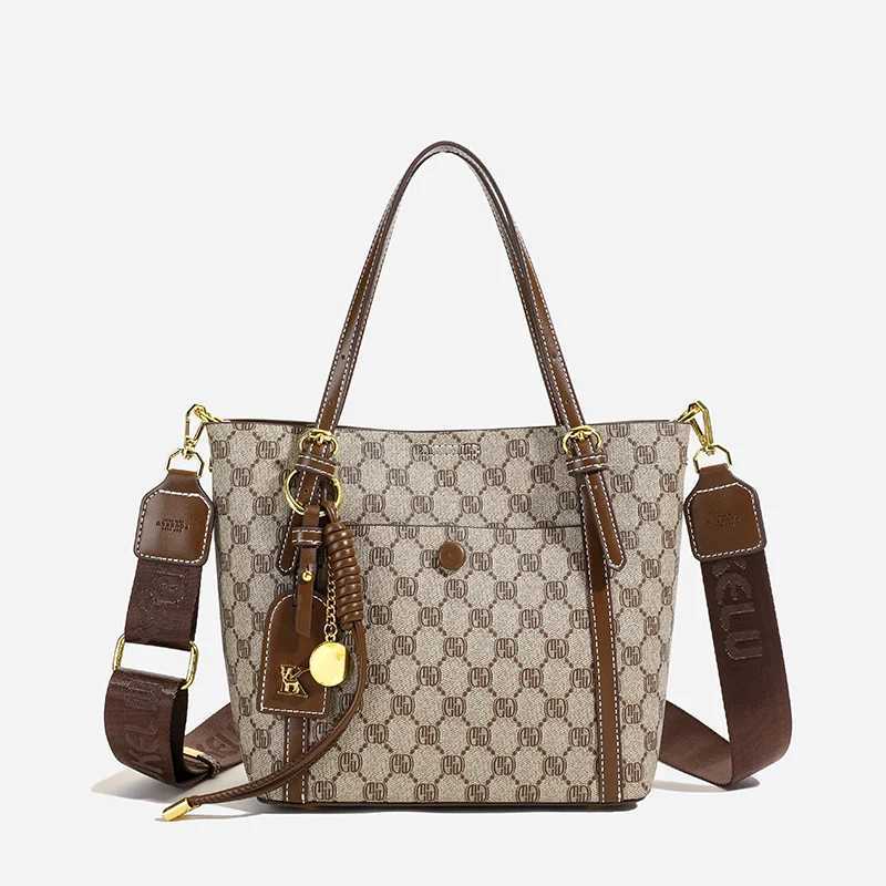 luxucury Ladies' Messenger Tote Spacious Leather Handbag Ideal for Work & Travel